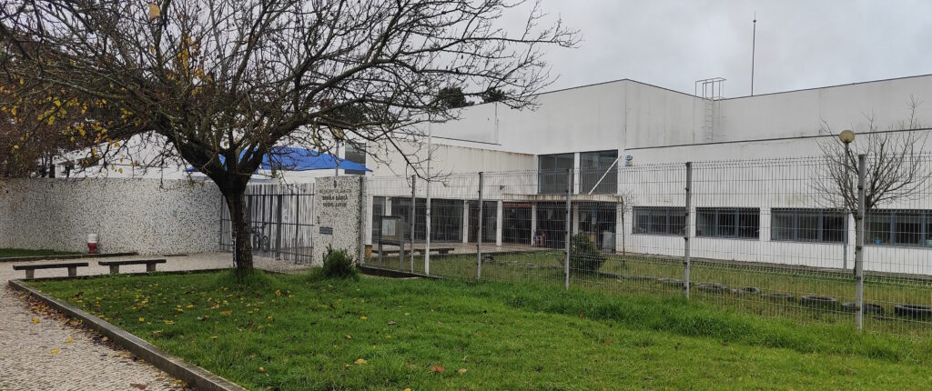 Escola Básica Louro Artur - Kindergarten and Primary School